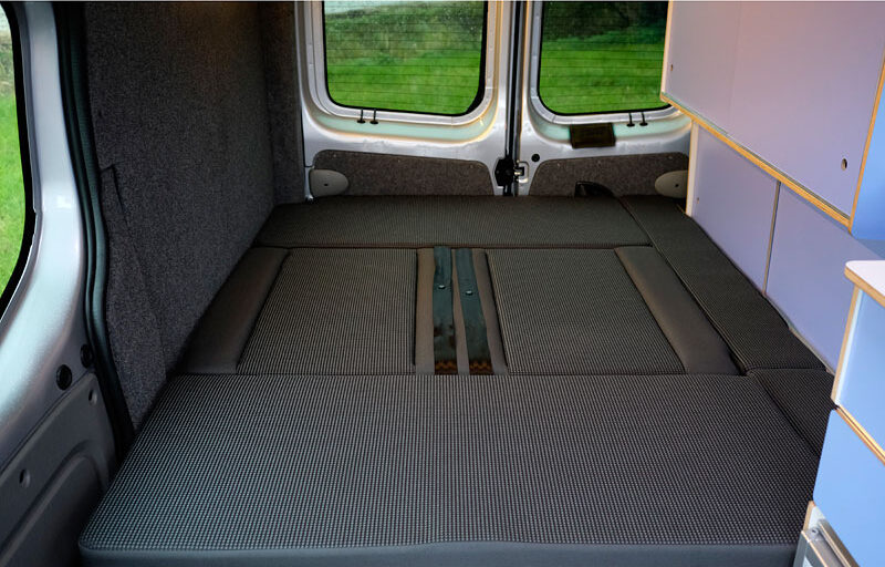 Renault Trafic / Opel Vivaro mit langem Radstand (L2) 4 camper ombouw renault trafic e1649938950381